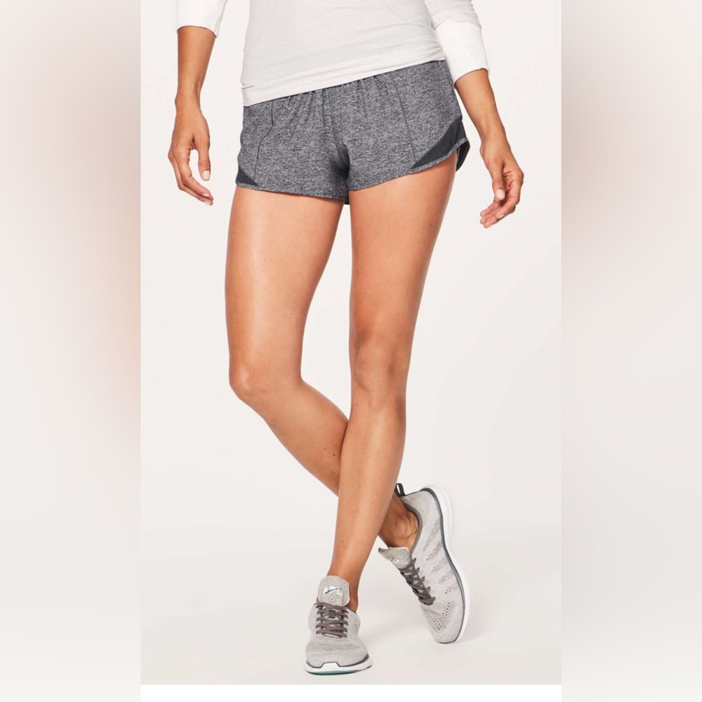 Lululemon Hotty hot short II size 4 regular Heather lux multi black
